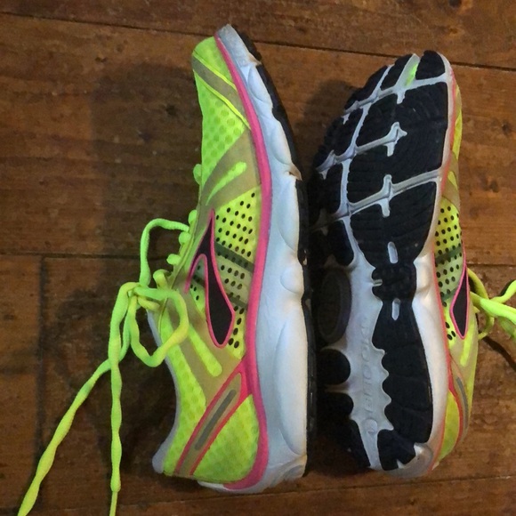 Brooks pure cadence women’s running shoes size 6.5 neon yellow and pink - Picture 3 of 10